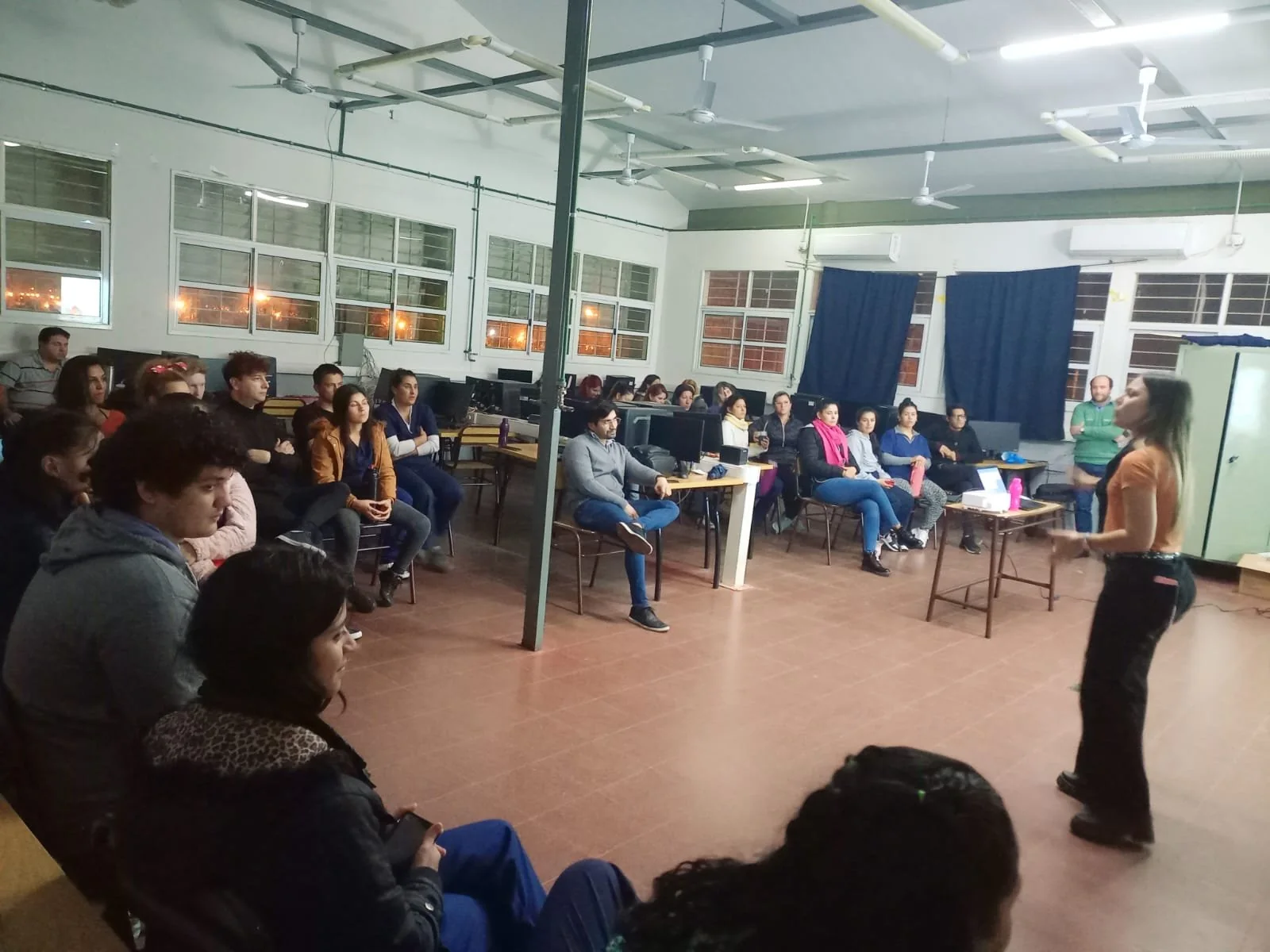 Gestión de las emociones, conversatorio para alumnos de Enfermería