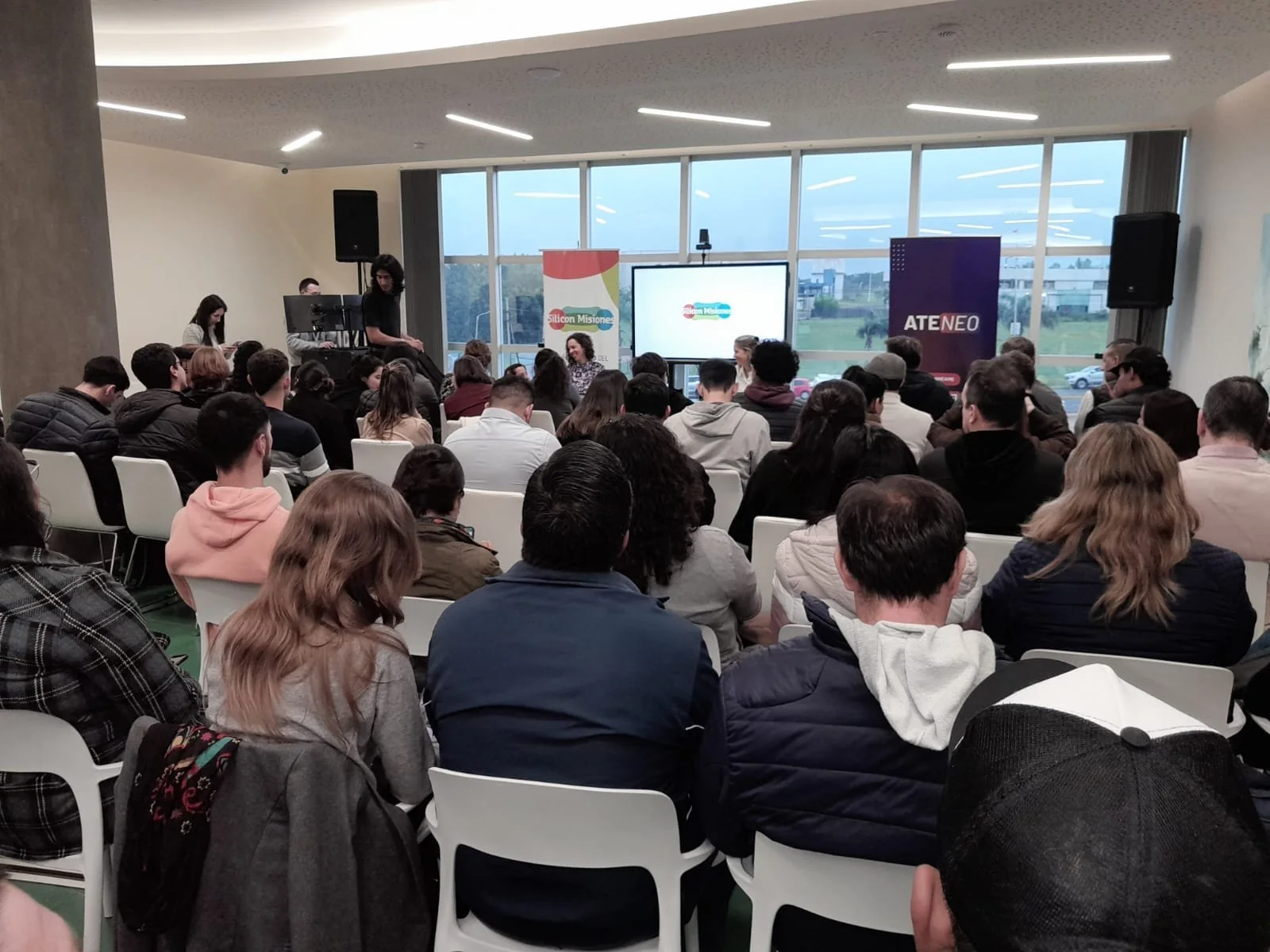 "Cambio Generacional: los desafíos de gerenciar el futuro"