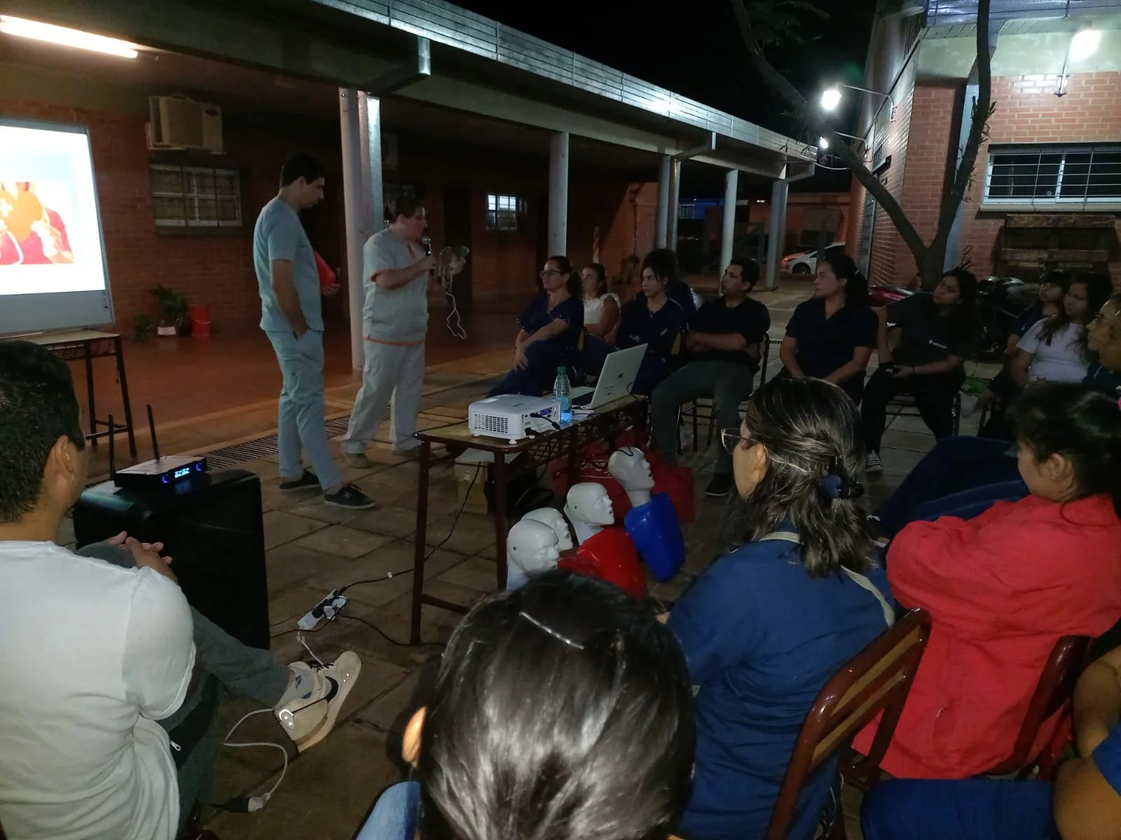 Reanimación Cardiopulmonar: Preparación Vital a Futuros Profesionales de Enfermería